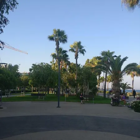 Hawaii Royal Gardens *