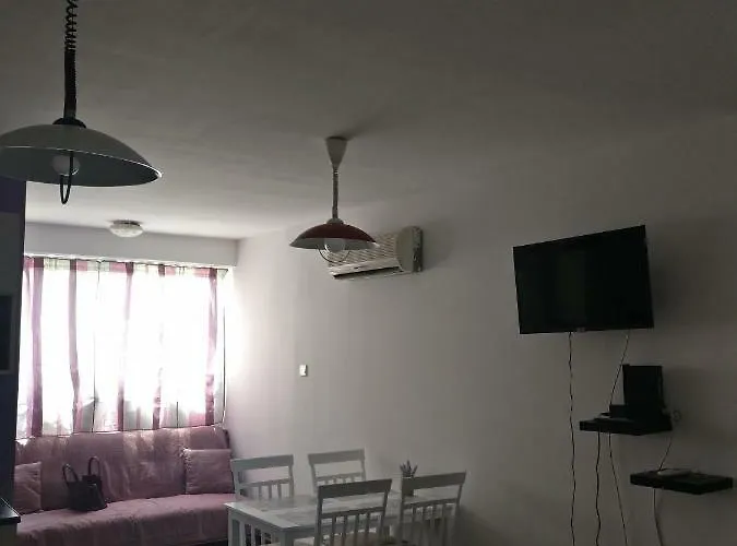 Hawaii Royal Gardens アパート