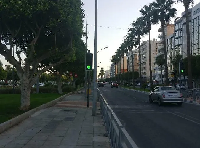 Hawaii Royal Gardens