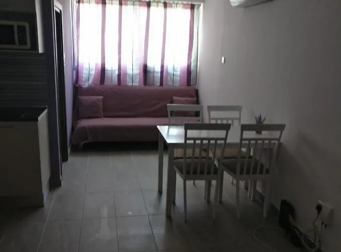 Hawaii Royal Gardens アパート *